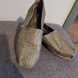 Sketchers memory Foam slip ons